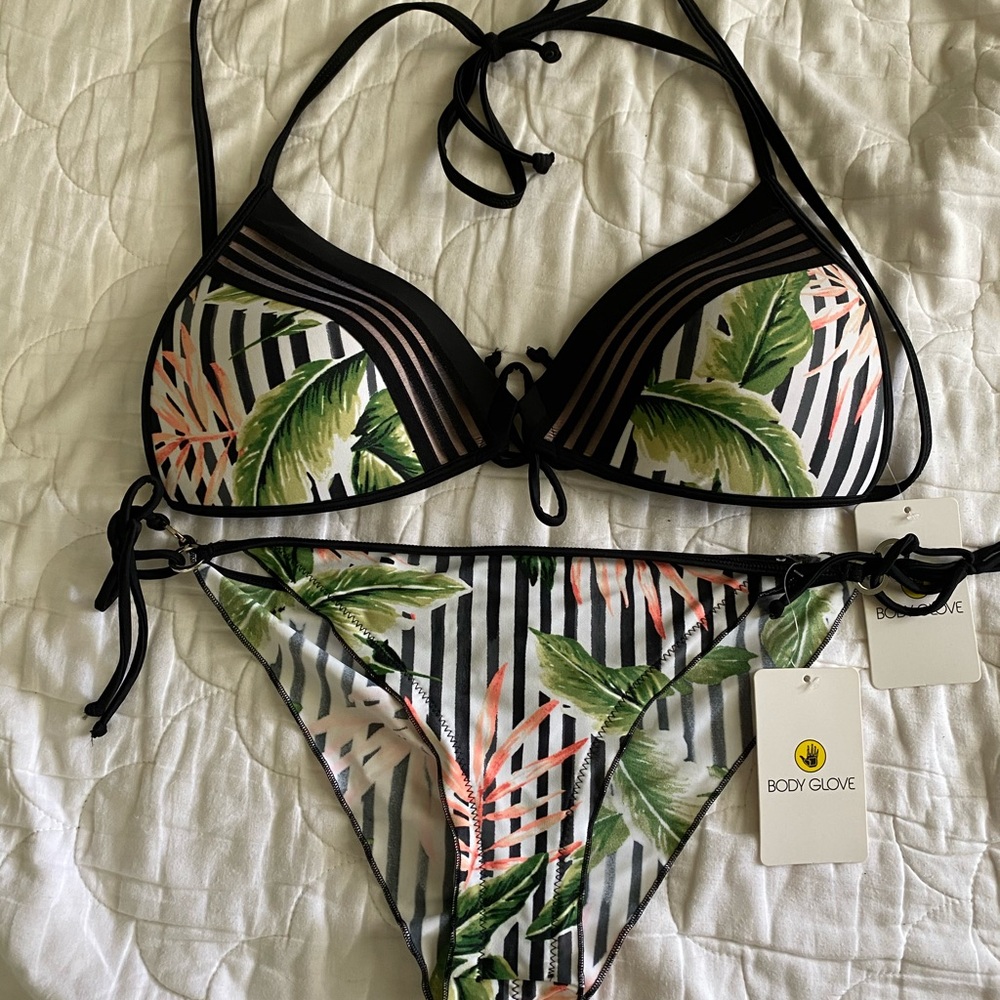 NWT Cheeky Floral String Bikini